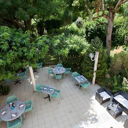 Le Lion D'Or Hotel Manzac-sur-Vern Kültér fotó