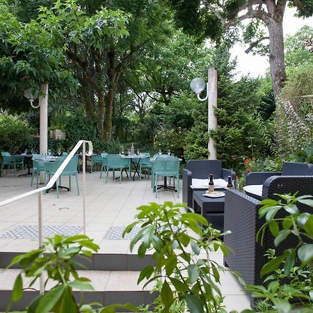 Le Lion D'Or Hotel Manzac-sur-Vern Kültér fotó