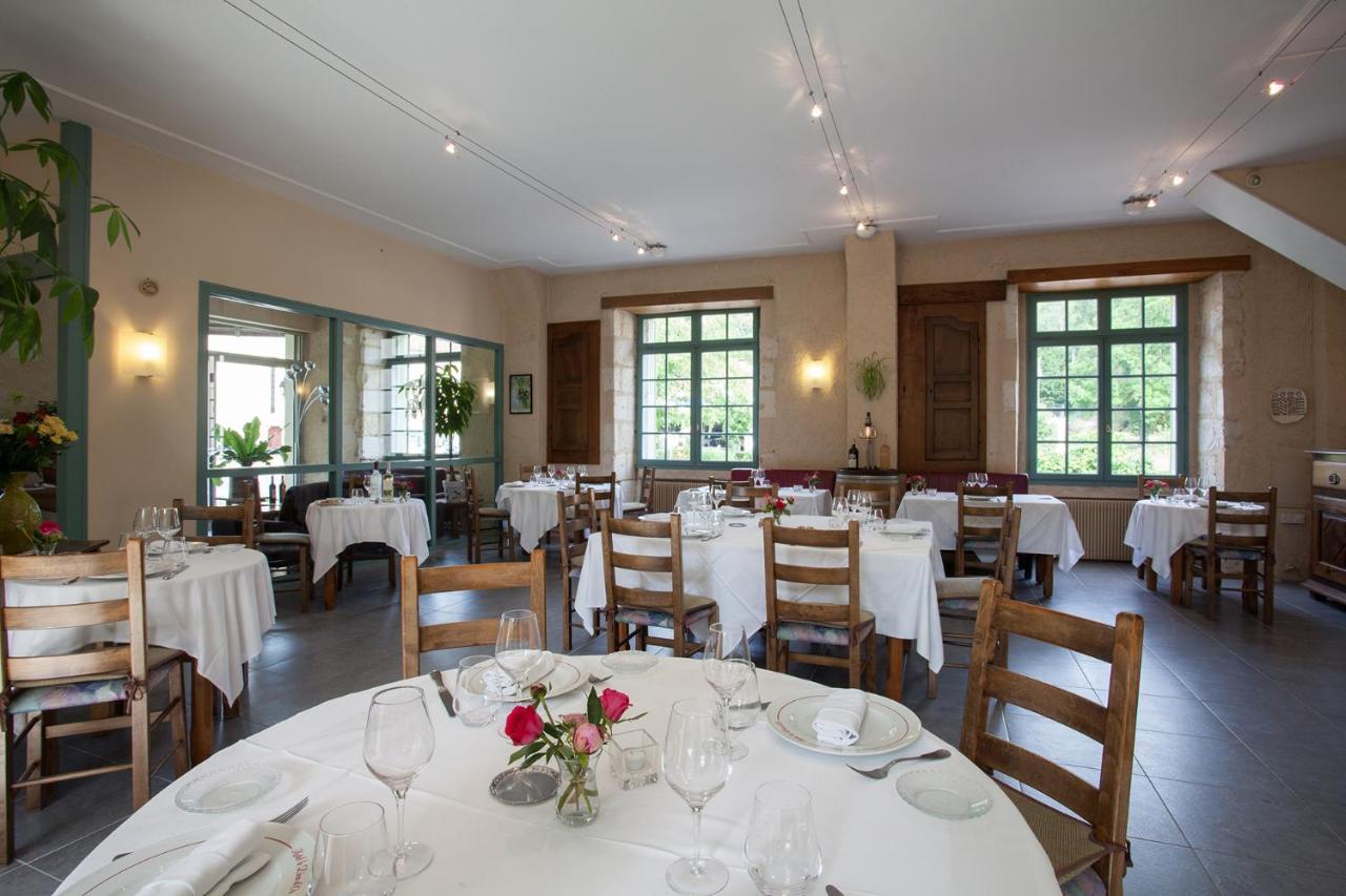 Le Lion D'Or Hotel Manzac-sur-Vern Kültér fotó