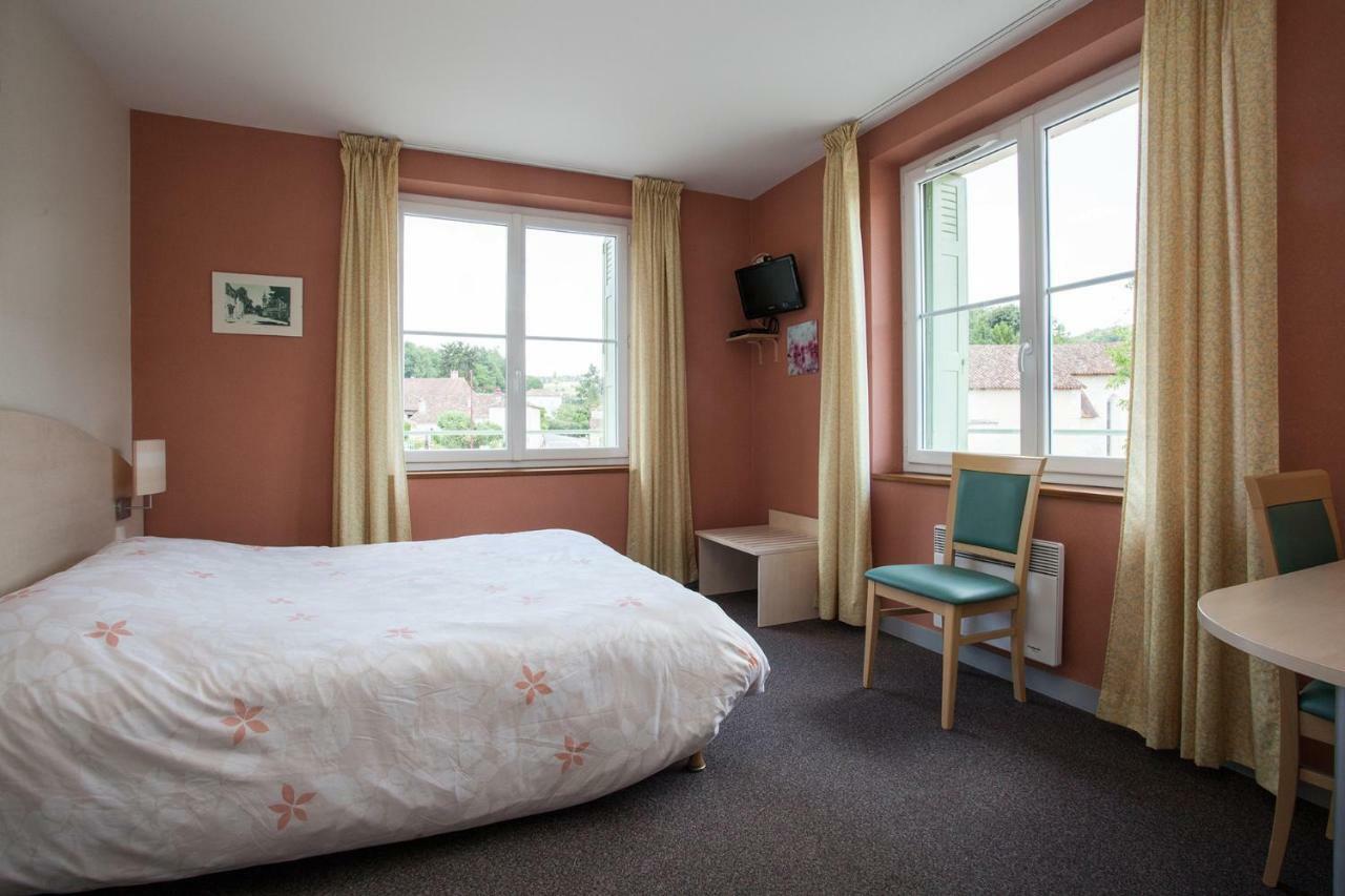 Le Lion D'Or Hotel Manzac-sur-Vern Kültér fotó
