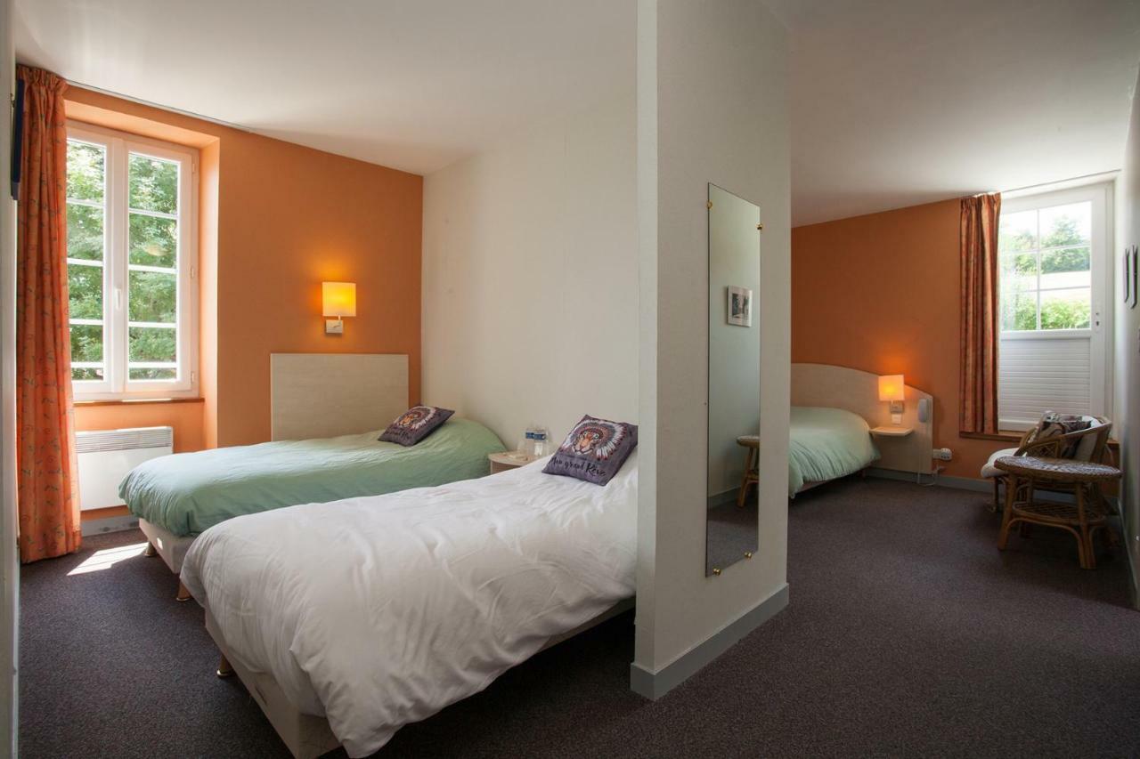 Le Lion D'Or Hotel Manzac-sur-Vern Kültér fotó