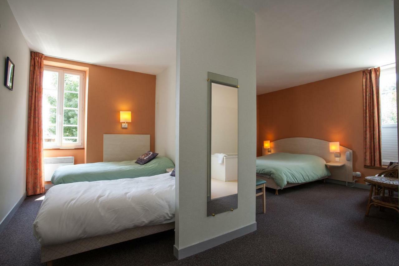 Le Lion D'Or Hotel Manzac-sur-Vern Kültér fotó