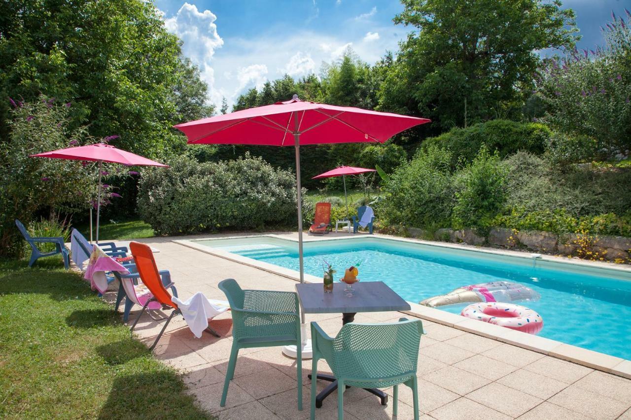 Le Lion D'Or Hotel Manzac-sur-Vern Kültér fotó