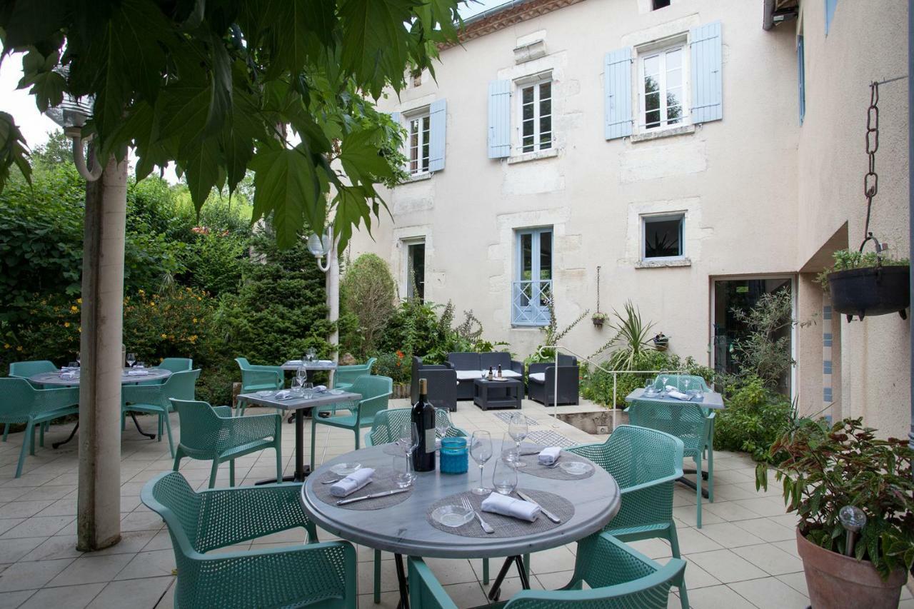 Le Lion D'Or Hotel Manzac-sur-Vern Kültér fotó