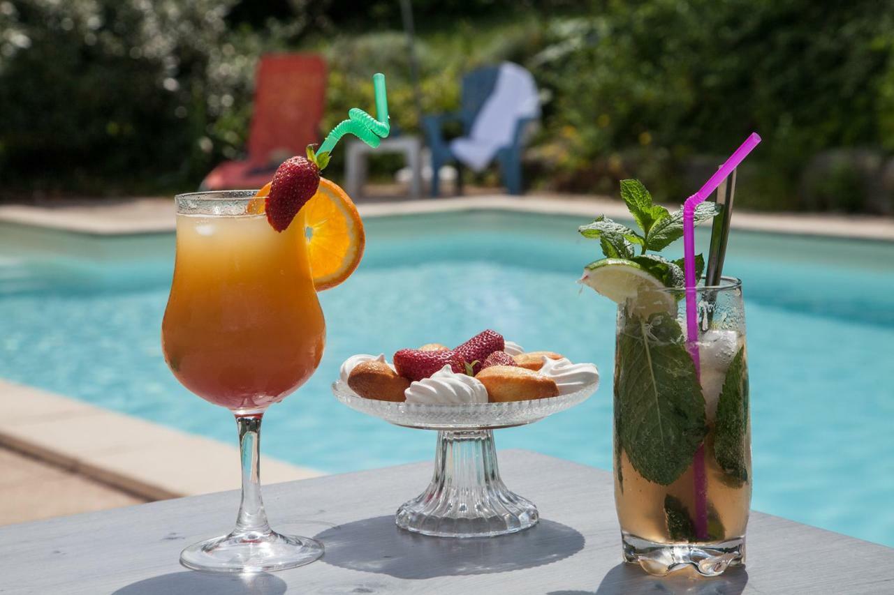 Le Lion D'Or Hotel Manzac-sur-Vern Kültér fotó
